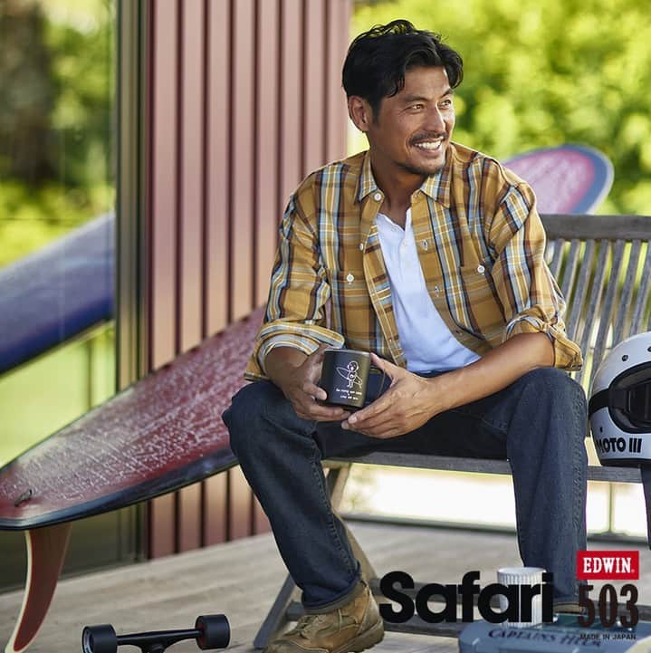 EDWINのインスタグラム：「. Safari 11月号 掲載 “坂口憲二 JEANS LIFE supported EDWIN503” . theme05 "ずっと愛用しているもの" . 詳しくはプロフィールのURLから。」