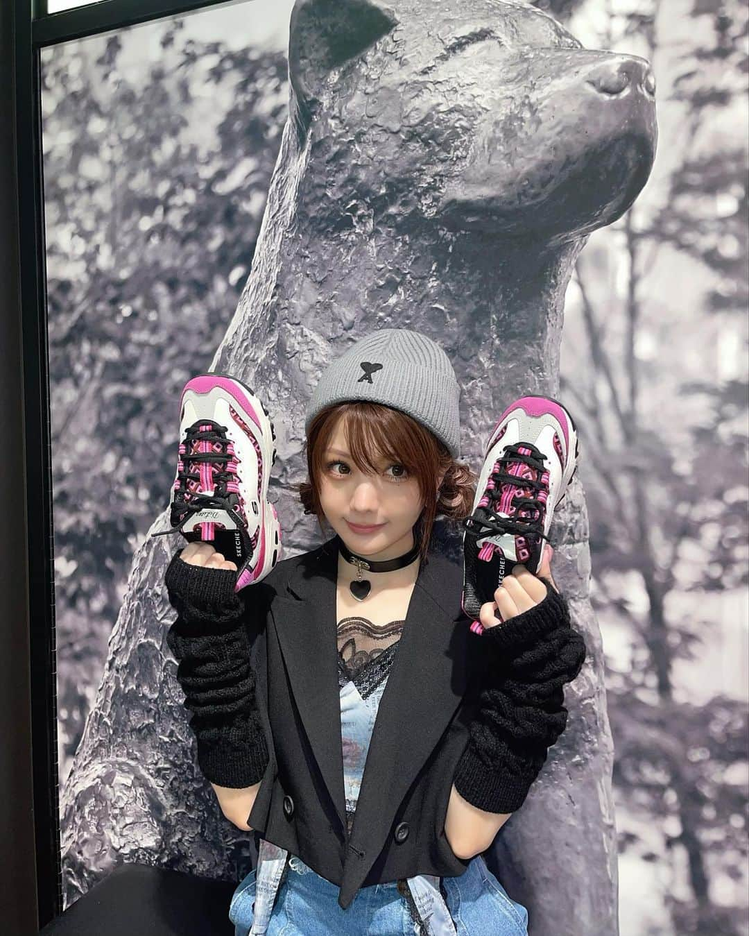 田中れいなさんのインスタグラム写真 - (田中れいなInstagram)「. SKECHERSのインスタ見よったら  めちゃくちゃかわいいの見つけたけんお店に行ってきた❣️  やっぱり実物もかわいかったー!!! ハイカットの靴探しよったけん嬉しい♪̊̈♪̆̈ 5枚目の3足ゲットしました👟✨️  ※ハイカットの靴でもし厚底見つけたら教えてください🙇🏻‍♀️🤍 ・‥…━━━☞・‥…━━━☞ #SKECHERS #スケッチャーズ #スニーカー」9月25日 16時45分 - tanakareina.lovendor