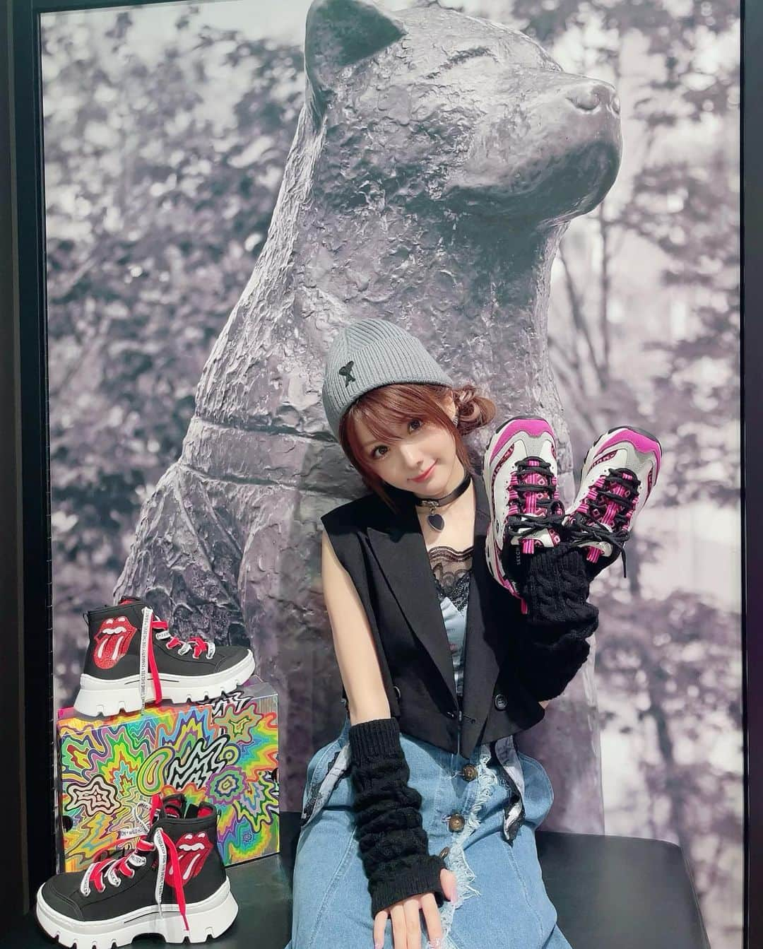 田中れいなのインスタグラム：「. SKECHERSのインスタ見よったら  めちゃくちゃかわいいの見つけたけんお店に行ってきた❣️  やっぱり実物もかわいかったー!!! ハイカットの靴探しよったけん嬉しい♪̊̈♪̆̈ 5枚目の3足ゲットしました👟✨️  ※ハイカットの靴でもし厚底見つけたら教えてください🙇🏻‍♀️🤍 ・‥…━━━☞・‥…━━━☞ #SKECHERS #スケッチャーズ #スニーカー」