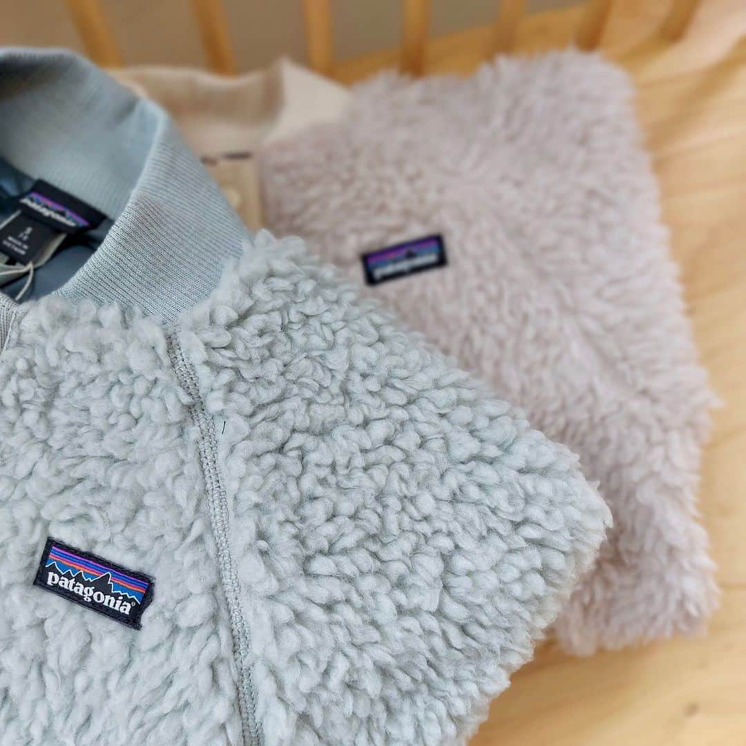 こども ビームスさんのインスタグラム写真 - (こども ビームスInstagram)「【new arrival】 ＜patagonia＞ . 大人気のレトロXやロスガトスも入荷しました❣️ ジュニアのお子様が着られるサイズもございます✨ 兄弟、姉妹でお揃いもいかがでしょうか？？ . ※画像右下の【保存ボタン】で後から探しやすくなります💫 . #kodomobeams #beams #daikanyama  #こどもビームス #ビームス #代官山 #tokyo #japan #trip #別注 #patagonia #防寒 #パタゴニア #レトロX #キッズサイズ#ジュニアサイズ #東京 #こどもふく #도쿄 #아기옷 #도쿄쇼핑 #여행 #일본여행  新作アイテムはプロフィールのリンク🔗からビームス公式サイト、こども ビームスページをチェック❗️ ※お問い合わせにつきましては、お電話にて承ります。」9月25日 16時55分 - kodomo_beams