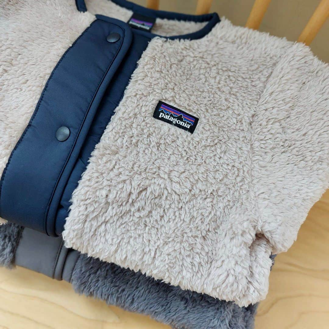 こども ビームスさんのインスタグラム写真 - (こども ビームスInstagram)「【new arrival】 ＜patagonia＞ . 大人気のレトロXやロスガトスも入荷しました❣️ ジュニアのお子様が着られるサイズもございます✨ 兄弟、姉妹でお揃いもいかがでしょうか？？ . ※画像右下の【保存ボタン】で後から探しやすくなります💫 . #kodomobeams #beams #daikanyama  #こどもビームス #ビームス #代官山 #tokyo #japan #trip #別注 #patagonia #防寒 #パタゴニア #レトロX #キッズサイズ#ジュニアサイズ #東京 #こどもふく #도쿄 #아기옷 #도쿄쇼핑 #여행 #일본여행  新作アイテムはプロフィールのリンク🔗からビームス公式サイト、こども ビームスページをチェック❗️ ※お問い合わせにつきましては、お電話にて承ります。」9月25日 16時55分 - kodomo_beams