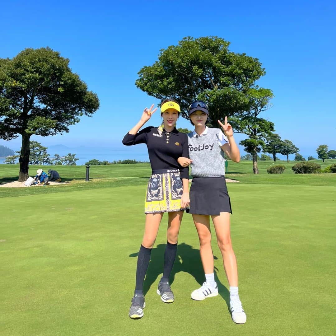 ハン・イェウォンさんのインスタグラム写真 - (ハン・イェウォンInstagram)「변기수골프TV 여자골프 빅리그  시즌 2 🔥🔥 잘 치기로 소문난 여성골퍼들이 많이 출연해서 긴장이 ...  9월 27일 수요일 변기수골프TV 방영 많이 응원해주세요 🧡  #변기수골프TV#여자골프빅리그 #세인트나인#nk365#유타골프 #이보ICL#그린캐디#턴라이너 #해남파인비치cc」9月25日 16時56分 - 6yook