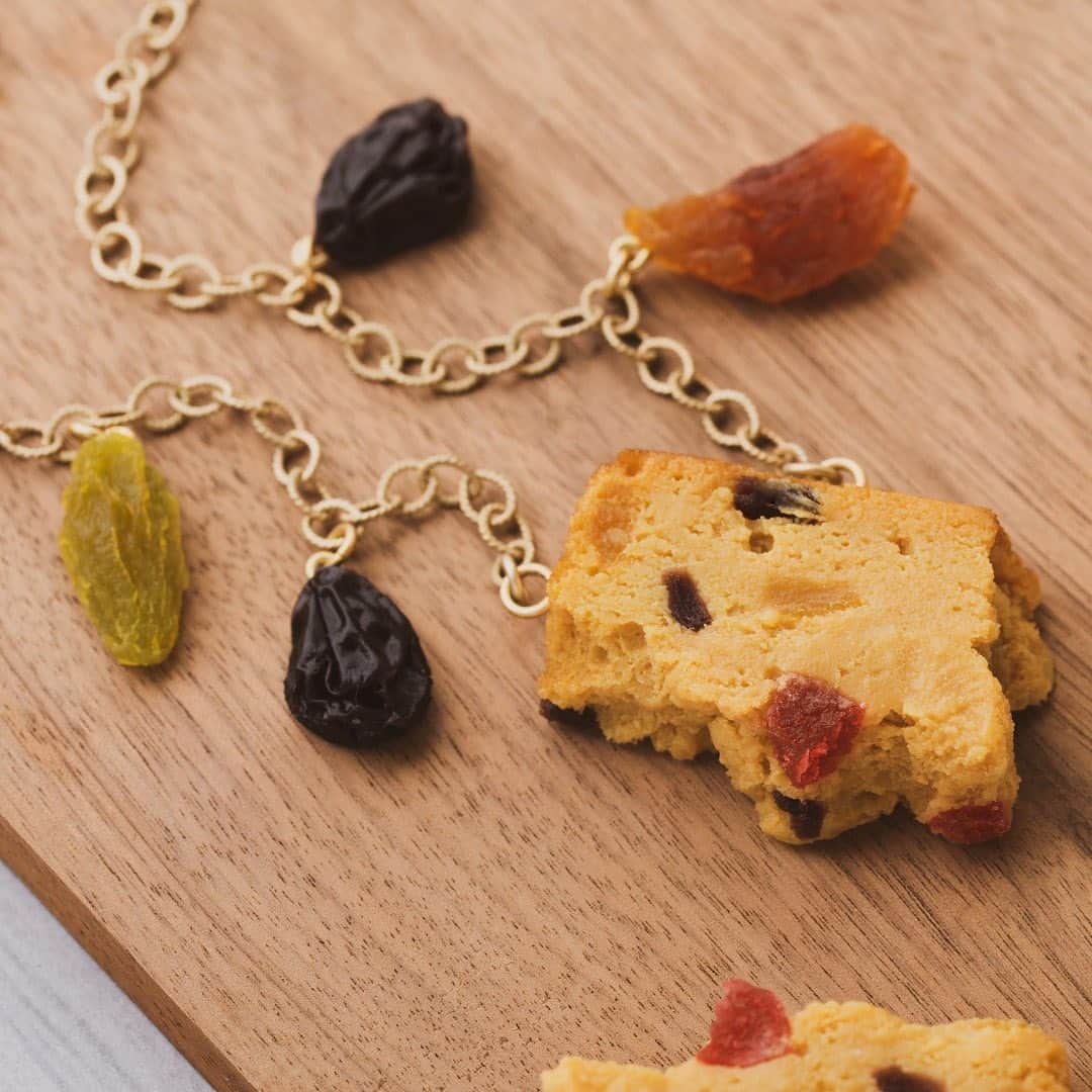 キューポットさんのインスタグラム写真 - (キューポットInstagram)「*⁠ 【RESTOCK】👻🎂❤️ From sweet treats to stunning jewelry, our collection has it all! Each piece is made with love in Japan, but hurry - these limited stock items won't last long! Grab your favorites now! ✨⁠ ⁠ https://intl.q-pot.jp/collections/restock⁠ ⁠ ⁠ #qpot #キューポット#autumn #horror #witch #witches #keepitcreepy #kawaiihalloween #letsgetspooky #halloween #halloweenmakeup #halloweencostume #halloweendecor #halloween2023 #halloweendecorations #halloweeneveryday #halloweentime  #halloweenideas #halloweenart #halloweendesign #halloweenfashion #darkart #darkarts #ハロウィン #ハロウィン2023 #🎃 #👻 #💀」9月25日 16時58分 - press_qpot_international