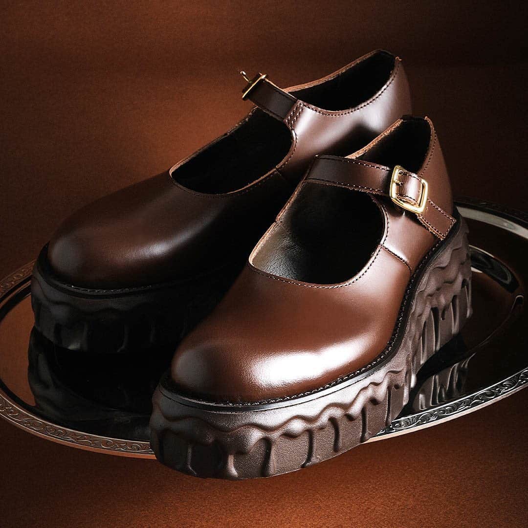 キューポットさんのインスタグラム写真 - (キューポットInstagram)「*⁠ 【SHOES】 Looking for a shoe collection that will leave a lasting impression? Look no further than Q-pot.SHOES' Melting Chocolate collection! 🍫😍 These playful designs with their overwhelming presence soles are guaranteed to make you smile! ⁠ ⁠ https://intl.q-pot.jp/collections/shoes⁠ ⁠ #qpot #キューポット #madeinjapan #japanmade #sneakerfreaker #style #shoeaddict #instashoes #nicekicks #shoesaddict #styles #stylish #shopping #shoestagram #fashionista #instafashion #leather #footwear #chocolate #chocolatelover #chocolateaddict #shoes #artshoes #art #instashoes #キューポット #キューポットシューズ #靴 #チョコレート」9月25日 16時59分 - press_qpot_international