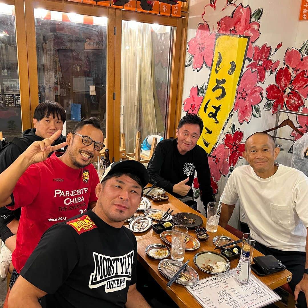 つの丸のインスタグラム：「格闘技デーのシメは パラエストラCNW鶴屋代表、パラエストラ沖縄松根代表、roots佐藤ルミナ委員長、inspirit 杉田社長と。」