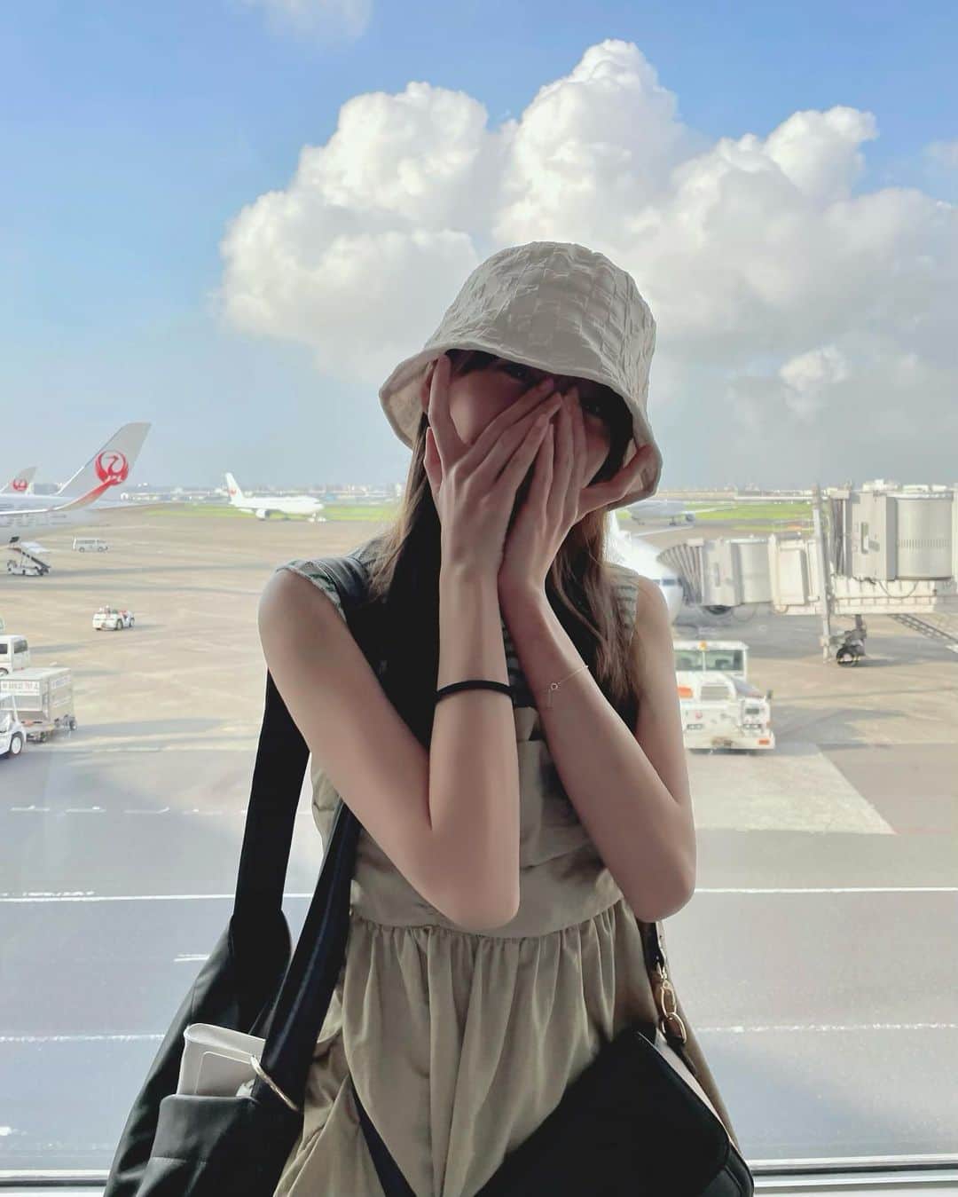 中村果蓮さんのインスタグラム写真 - (中村果蓮Instagram)「きのこがとことこ旅立ったとき🍄✈️ ・ ・  #羽田空港  #空港  #東京  #北海道  #飛行機  #ロングヘア  #japan」9月25日 17時21分 - nakamura_karen_