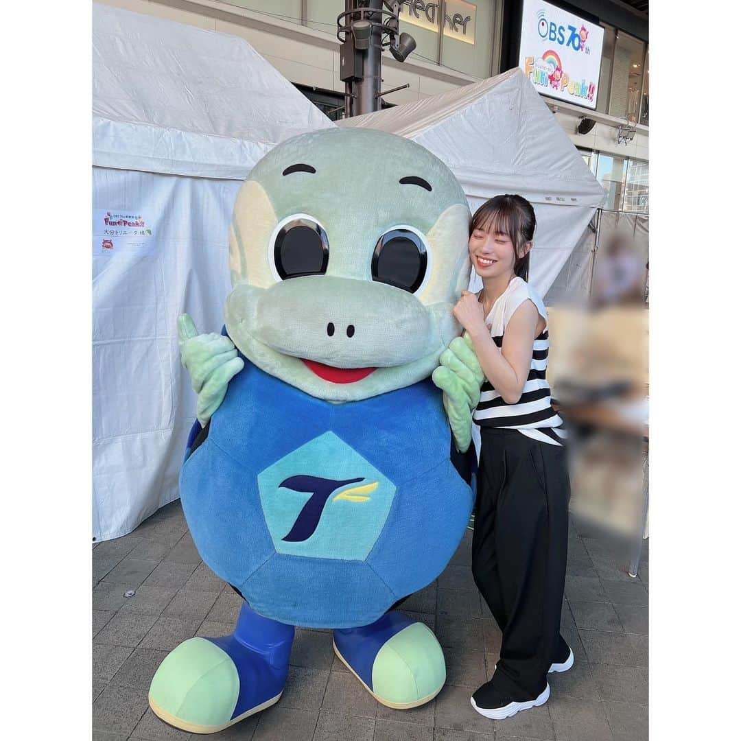 栗山梨奈さんのインスタグラム写真 - (栗山梨奈Instagram)「OBS70th感謝祭 Fun+Peak!! ありがとうございました！！💙  いつもラジオでお世話になっているOBSさんの70周年という大切な日に呼んでいただけてすごく嬉しかったです！！  音楽ライブもテレビ生放送もラジオの公開収録もたくさんの人が見にきてくれていたので少しでもHKT48を気になってくれた方がいたらいいなと思いました☺️  同期だけでイベントに出演できたのも嬉しかったな😳  これからも大分を盛り上げるお手伝いができるように頑張ります！！  #OBS#obs70周年感謝祭  #obs70th感謝祭#HKT48#大分県#大分 #ジャングルポケット　さん #ココリコ　田中さん #パンクブーブー　佐藤さん」9月25日 17時19分 - krn_hkt48