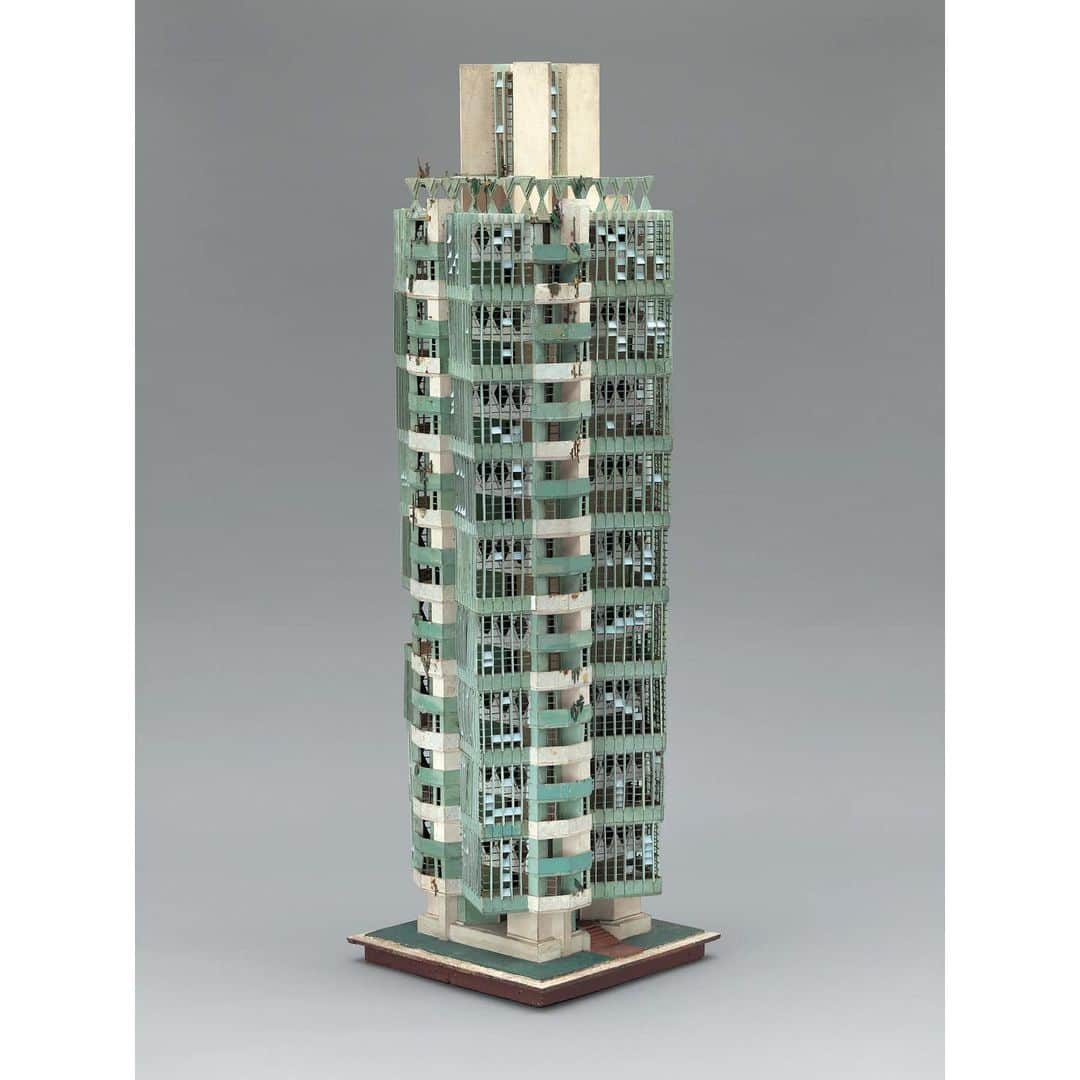THE ROWのインスタグラム：「Frank Lloyd Wright; ‘Model of St. Mark’s Tower’, 1927」