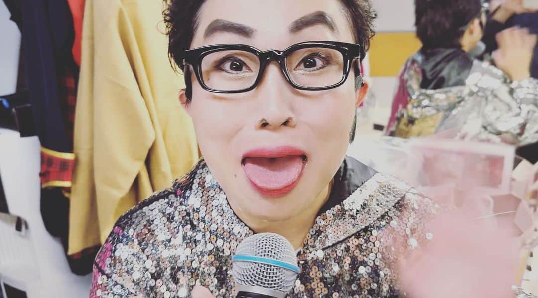 のインスタグラム：「本日２５日月曜日 #NHK  #笑いの正体　 ものまねについての正体を ┐(　∵　)┌ﾌﾗｲﾝｸﾞｹﾞｯﾄ！ キンタロー。　でまーす！！ コロッケさんもでてます。 放送時間　22時〜22時45分💕」