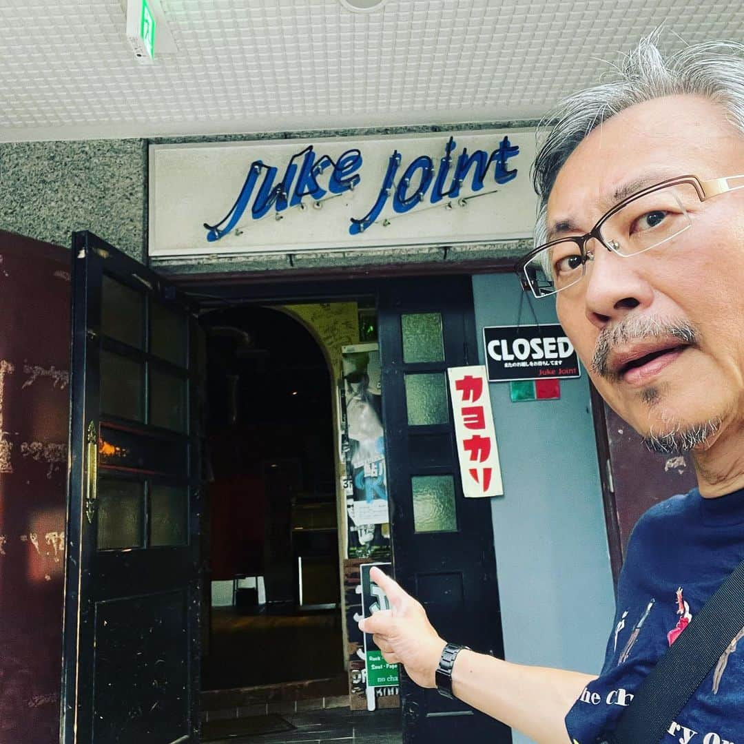 松尾貴史さんのインスタグラム写真 - (松尾貴史Instagram)「福岡「ジュークジョイント」到着。 カヨカリの看板も。  7時スタートです。  #松尾貴史の右往左往 #福岡」9月25日 17時32分 - kitsch.matsuo