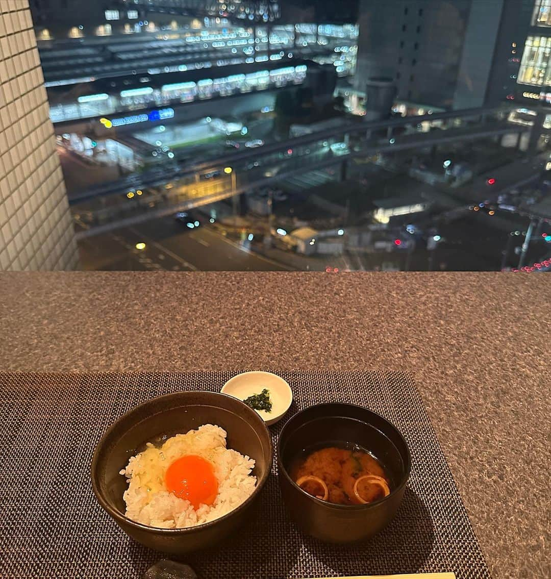 山本瑠香さんのインスタグラム写真 - (山本瑠香Instagram)「絶景鉄板焼き🥩🍷♡  目の前に夜景が広がる 素敵なロケーションの中 食べるお肉は増し増しでおいしかった‼︎✨ . . . #鉄板焼き #鉄板焼きディナー #梅田 #梅田グルメ  #梅田ディナー #ハービスエント #夜景 #夜景ディナー」9月25日 17時33分 - ruka_1010_team8