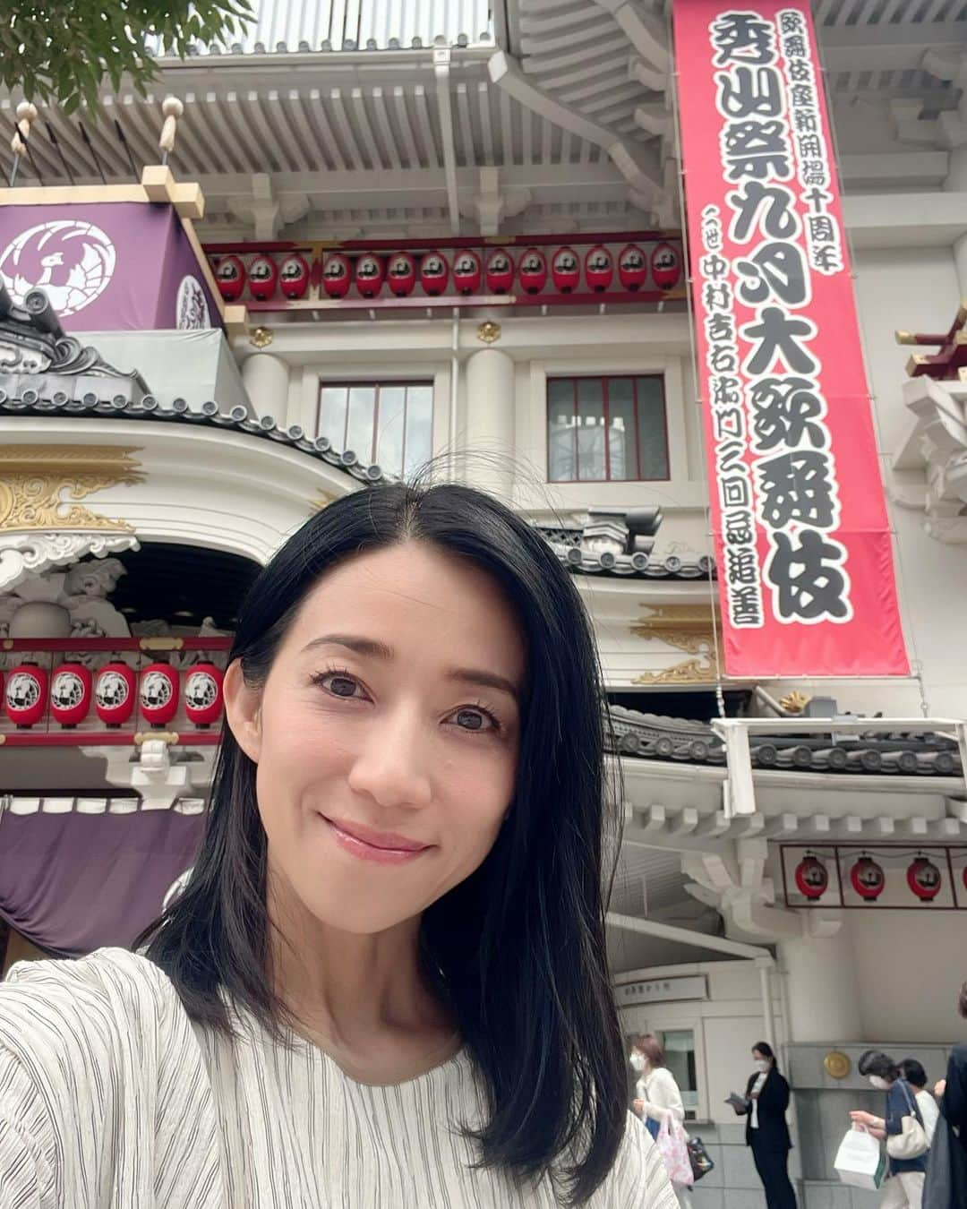 川田希のインスタグラム：「本日はこちら。  秀山祭九月大歌舞伎　昼の部 「祇園祭礼信仰記　金閣寺」 「土蜘」 「二條城の清正」  髪を久しぶりに下ろしてみたら、長い。 切ります。✂︎」