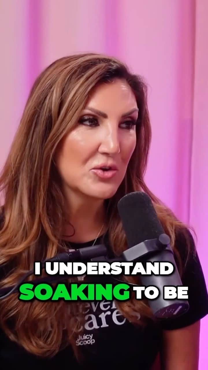 ヘザー・マクドナルドのインスタグラム：「Do you know about #soaking #comedy #juicyscoop #podcast #sex #mormon #byu #college #virgin #marriage」