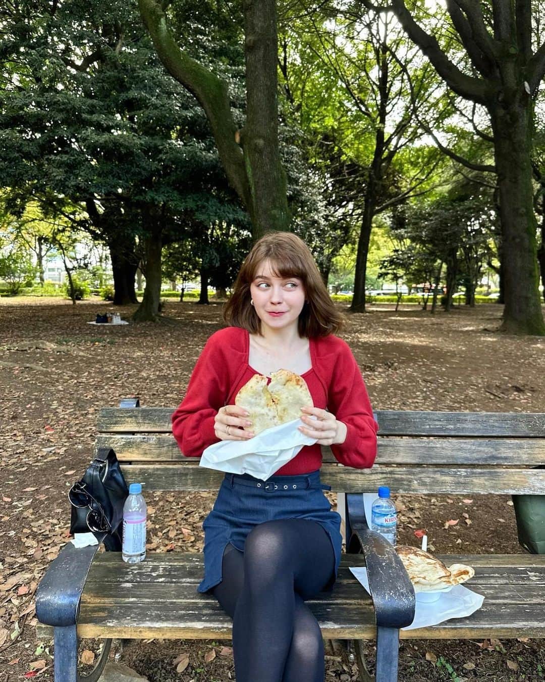渡辺イリーナのインスタグラム：「昨日ねインドフェス行ってきたよ🇮🇳❤️私はノーマルのナンよりチーズナンが好きです！#インドフェス #代々木公園」