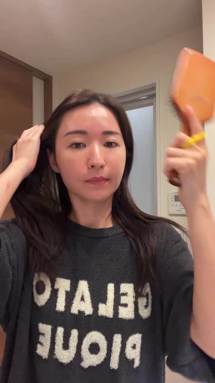 河野友美のインスタグラム：「朝スキンケアLIVE！ 顔洗うところから🤗 アイテムストーリーに流しますね！ 流し忘れてるものあったらDMください🥹🩵」