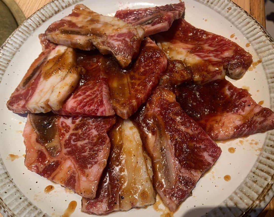 昴生さんのインスタグラム写真 - (昴生Instagram)「晩飯！！ #昨日は #兄弟でんぱ #公開収録 #終わりでスタッフさんと #打ち上げ！ #やる気 さん！ #小さいころに行ってた焼肉屋さん！ #うまいー！ #そして #懐かしいー！ #この骨付きカルビ何回食べたか！ #手ベタベタにして食べてた！ #タン塩もこれこれ！ #もやしナムルは記憶にないけど！ #スープも記憶にないけど！ #でも懐かしかったー！ #食べ放題で夢中で食べてたなぁ！ #小学生のころ体の小さい友達と行って #そいつが食べ放題やのに肉３枚くらいしか食べへんかって #文句言うてたなぁ！ #ずっと肉噛んどったなぁ！ #懐かしいなぁ！」9月25日 10時53分 - mikikousei