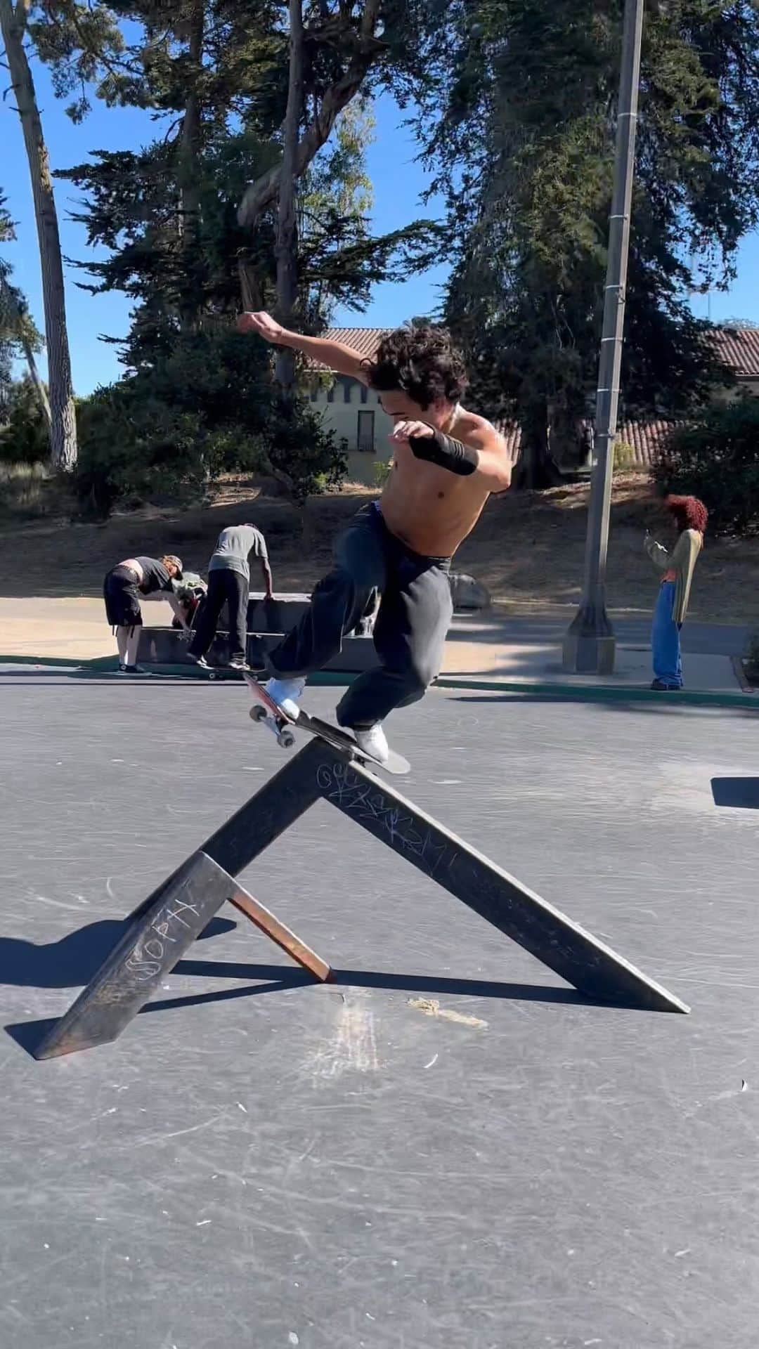 エフティーシーのインスタグラム：「🌉 @nicotheduffer 🌉 📲 @pier7sf #ftc #ftcskateboarding #forthecity #ftcsanfrancisco #ftcjp #ftctokyo #ftcnagoya #ftcosaka #ftcnewyork」