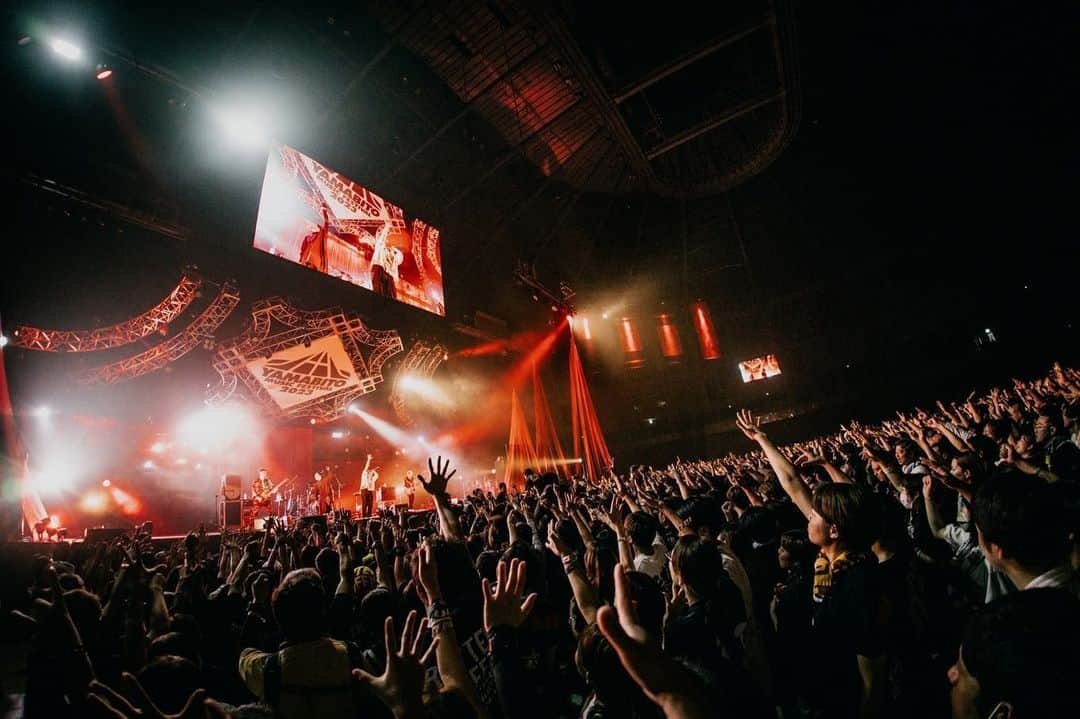 N∀OKIさんのインスタグラム写真 - (N∀OKIInstagram)「山人音楽祭2023 日本トーター グリーンドーム前橋  4年ぶりに帰ってきた 山人音楽祭 全身全霊にて激しく奮える夜でした  G-FREAK FACTORY 2003年産 名曲 Sunny Island Storyも コラボ出来て誉やん  最高潮に 喝采激励大団円  ありがとうございました  #山人音楽祭   写真 1〜9 疑う事で救われる冷たい尖ったナイフみたいな男の子に憧れる @kawado_photo  10 誰か忘れた🦞」9月25日 11時09分 - chairoy1945