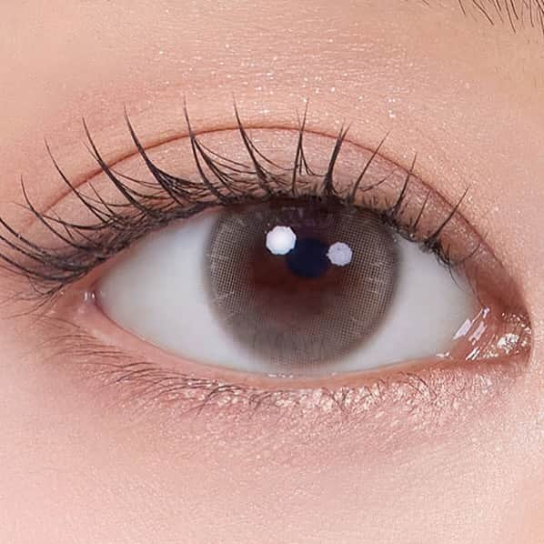 あさきのインスタグラム：「Aube Pie 1day Moon Beige 출시 D-1🩵 츄렌즈 플래그십 연남에서는 즉시 만나보실 수 있어요⚡️」