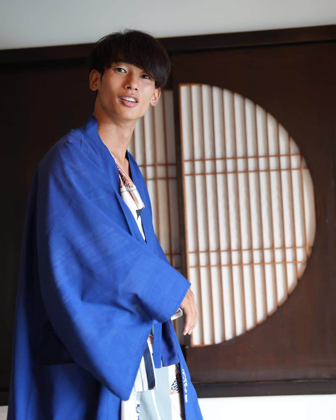 asukaさんのインスタグラム写真 - (asukaInstagram)「Would you like to spend a luxurious time at the Japanese sea while wearing a yukata?👘  浴衣久しぶり過ぎて沢山写真撮っちゃった📸  素敵な時間を有難う御座いました。 @lampnoyado  #ランプの宿 #温泉旅館 #石川県旅行 #旅館 #絶景温泉 #高級旅館 #石川県温泉 #リトリート #奥能登国際芸術祭 #世界の絶景 #能登観光 #能登 #絕景写真 #石川觀光 #青の洞窟 #能登旅行 #女子旅行 #高級ホテル #view #notopeninsula #ranpnoyado #ryokan #japanesetrip #lampnoyado」9月25日 12時00分 - bboy_asuka