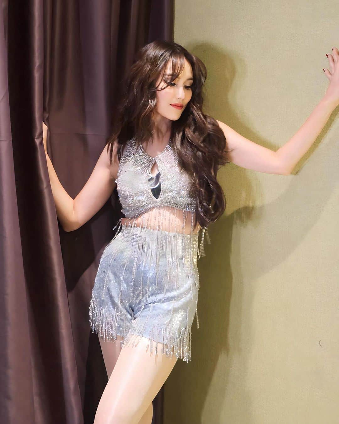 アユ・ティンティンさんのインスタグラム写真 - (アユ・ティンティンInstagram)「Last nite 💎  In @felissa_thung  Hairdo @kriznafahrezi  Stylist @erichalamin  Styling team @andraastari」9月25日 12時13分 - ayutingting92