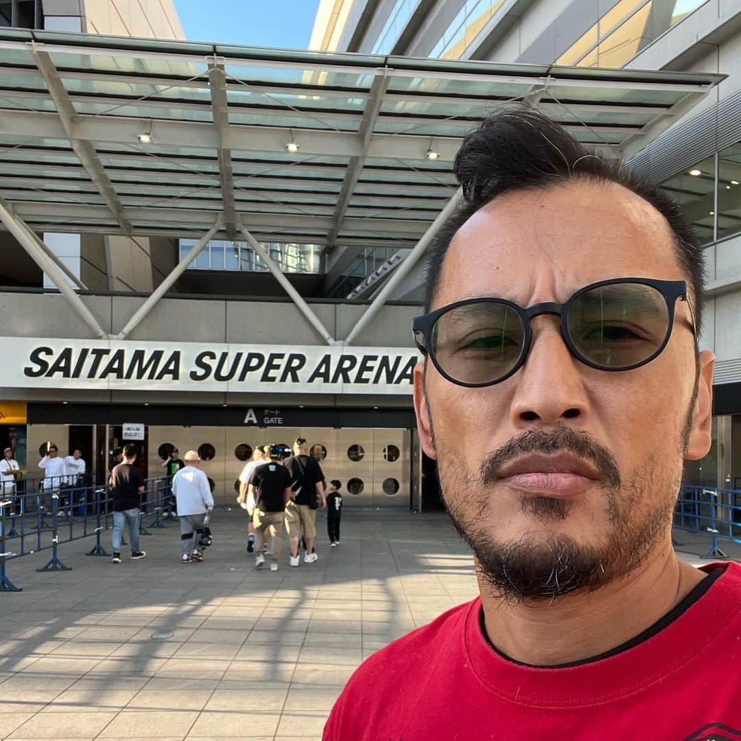 つの丸のインスタグラム：「昨日は格闘技デー さいたまスーパーアリーナでRIZIN、途中抜けて後楽園ホールの修斗。 その移動中はスマホでパンクラス。 選手は勝ったり負けたり激しく人生を交錯させて悲喜交々。 #rizin #shooto #pancrase」