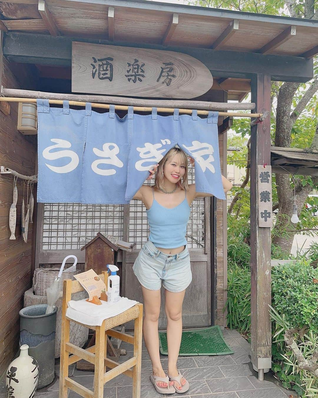 牧野広実のインスタグラム：「⑅◡̈*  　　　　　 サーフィンの後のラーメンは最高…♡♡  カフェにも行ってチーズケーキも食べた🧀　　　　 　　　　　　 南房総行くと色んなところ行きたくなる！！　　　 　　　　　　 　　　　　　 #surfing #surfgirl #サーフィン #サーフィン女子 #searoomlynn #シールームリン #oofos #南房総 #館山 #館山グルメ」