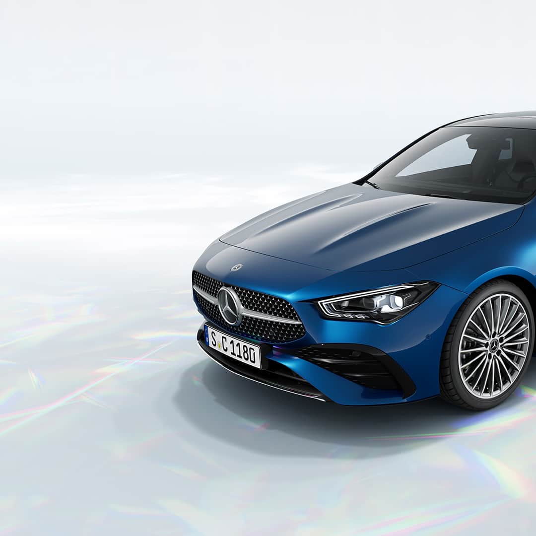 のインスタグラム：「【 Mercedes-Benz Week】Day 1 5つの新型モデルが登場する特別な1週間。 本日は新型CLAを発表。  艶やかなプロポーションにシンプルで美しいディスプレイなどをレイアウトしたCLA Coupéと、美しいルーフラインに、広いラゲッジルームを装備したCLA Shooting Brakeをラインアップ。  詳しい車種情報はストーリーズをチェック。 @mercedesbenzjapan  #MercedesBenz #CLA #メルセデスベンツ」