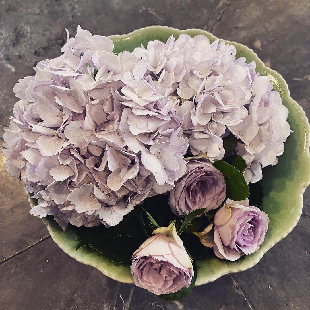 ヴェルニカのインスタグラム：「Today’s Atelier . 18:10  Beginning of the night」
