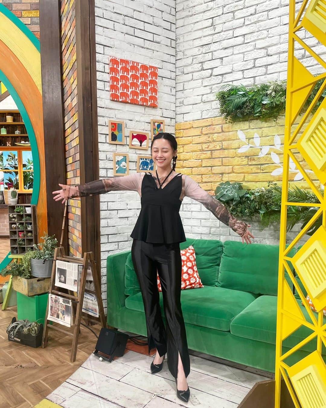 のインスタグラム：「・ ・ #プチブランチ 衣装🦔💛  9/18,19 O.A. sahara DIANA  髪型かわいい♡」