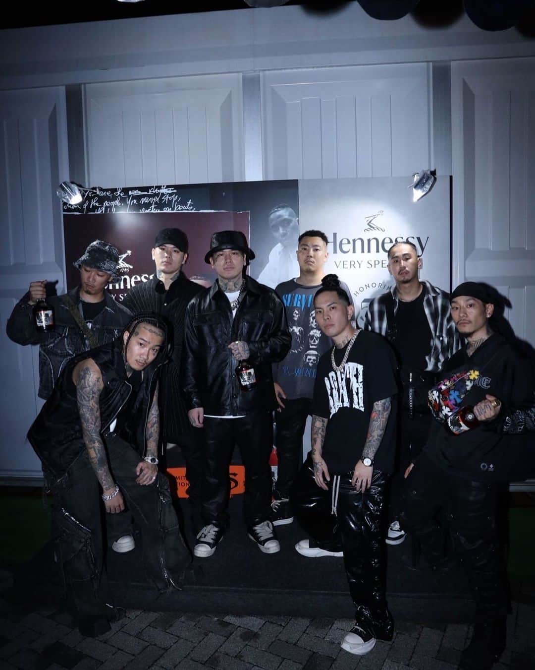 BADHOP【バッドホップ】のインスタグラム：「BADHOPのメンバーがこよなく愛するHennessyが生誕50周年を迎えました👏 その記念すべき年にこの様な機会を与えて頂き大変光栄でした🥃  Henny Up！！ @hennessy」