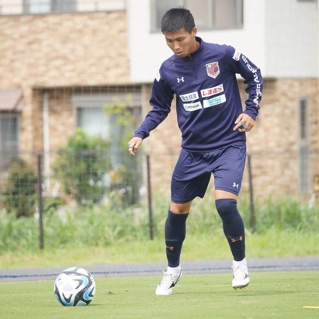 大宮アルディージャのインスタグラム：「. 本日のトレーニング☀️  #大宮アルディージャ #ardija #Jリーグ #黒川淳史 #飯田貴敬 #栗本広輝 #富山貴光 #若林学歩 #クラブ公式SNSパートナーREECH」