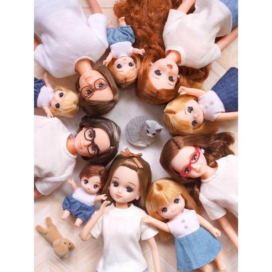 のインスタグラム：「香山家のファミーユフォト！ 今回はみんなで円を囲んで撮影したよ♪ いろいろな角度からみてみてね♡  #ファミリーフォト #家族写真  Family picture of the Kayamas！ Try taking a look at it from different angles♡  #familyphoto #familygramfamilyphoto #リカちゃん #fashion #ootd #hairstyle #licca #liccadoll #japanesedoll #japan #girl #instadaily #instagood #instagramjapan #instagram」