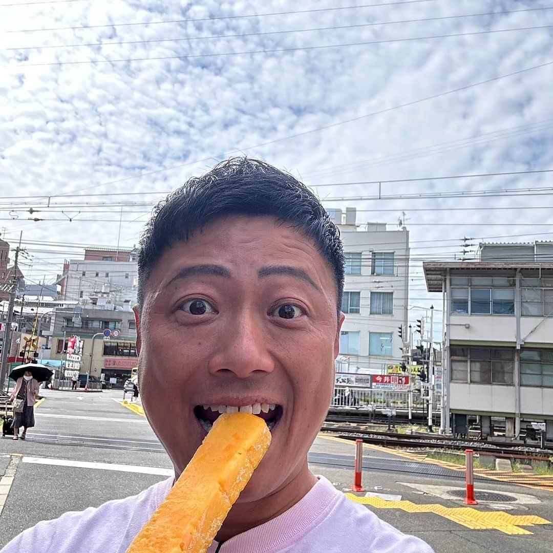 やのぱん（矢野ひろし）のインスタグラム：「食べ物ロケ！  なので、、お昼は くずバー と、 肉まん！！」