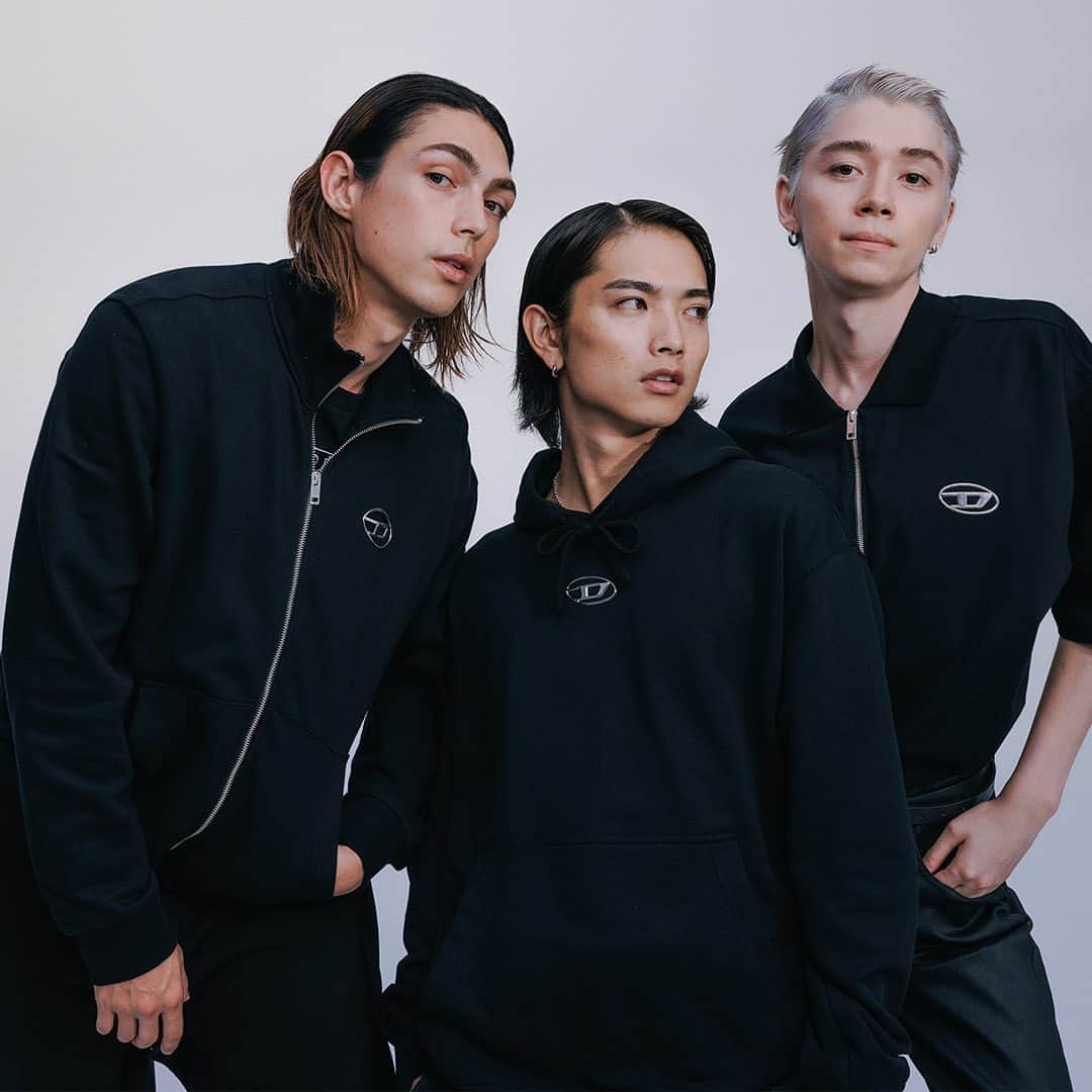 メンズノンノさんのインスタグラム写真 - (メンズノンノInstagram)「デニムとモードと、オーバルD。OUR’sが「ディーゼル」の最新作をチェック！   ハイエンドなファッションをYouTubeで発信するOUR’sが、ディーゼルの最新コレクションをチェック！  3人が気になったアイテムをコーディネートとともにお届け。  ディーゼル 銀座でのセルフスタイリング動画もお見逃しなく！   Photos:Shuhei Tsunekawa　Hair & Make-up:NOBUKIYO　Styling:Yoshiaki Komatsu   @diesel @koutafukami @claude0417 @rose_0507_  #ours #深水光太 #ローズ #クロウドモーガン #DIESEL #ディーゼル #メンズノンノ #mensnonno #pr」9月25日 13時35分 - mensnonnojp