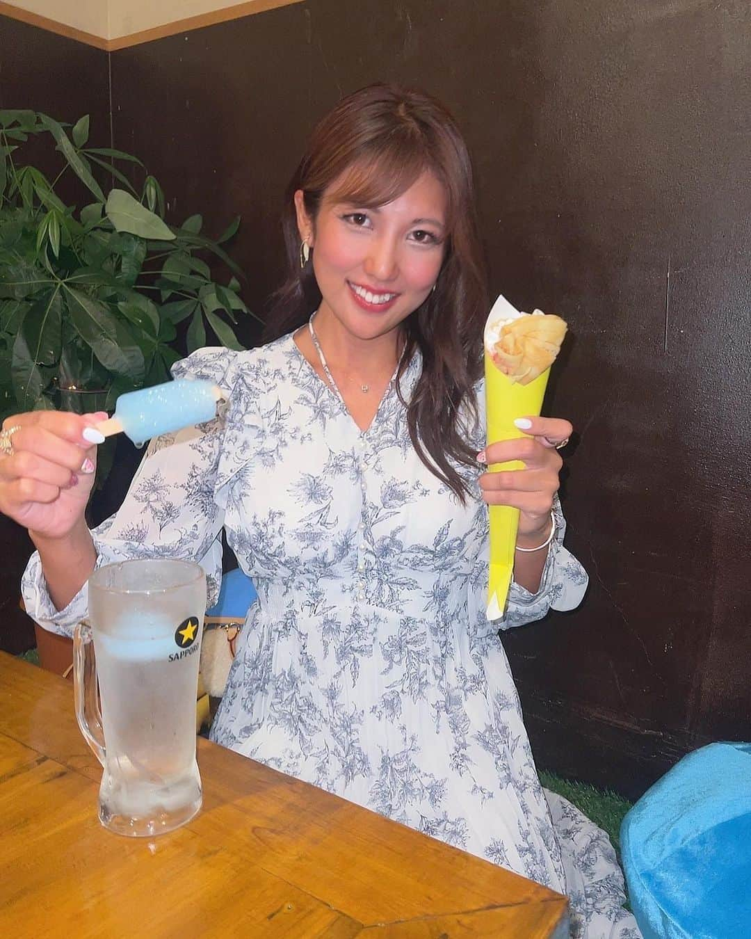 神谷麻美さんのインスタグラム写真 - (神谷麻美Instagram)「#居酒屋クエスト に行ったよぉ🥰🤘💖🍻✨️ #ドラクエ #スライム 君可愛い🩵🩷🩵🩷✨️  #ライブハウス と融合型してる居酒屋なの🤘💖🎶✨️  昨日も#LIVE もしてて、Metal、ROCK系だったから、見てて楽しかった🤘🥰し、LIVEしたくなったよん💖🤘🥰🎶  しかも、ご飯も全部すごく美味しかったぁ🥰❤️✨️ 手作りタコスや手作りクレープもあるし、軟骨とか、コロッケもサクサクで美味しかったぁ💖✨️  #湘南ゴールドエナジードリンク も美味しすぎたぁ🍊❤️✨️  🍻月〜木限定！40種類以上のサワーや生ビール、ハイボールなどが、390円でお楽しみいただけるサービス中だよ💖✨️  ライブ楽しみながら居酒屋を楽しめて、最高だったよ🥰💖🎶✨️  #LIVEしたい ❣️❣️🤘❤️‍🔥❤️‍🔥  @izakayaquest  #オダワラクエスト #PR #小田原グルメ #小田原居酒屋 #小田原観光 #小田原駅 #odawaraquest#dragonquest」9月25日 13時36分 - asamice428