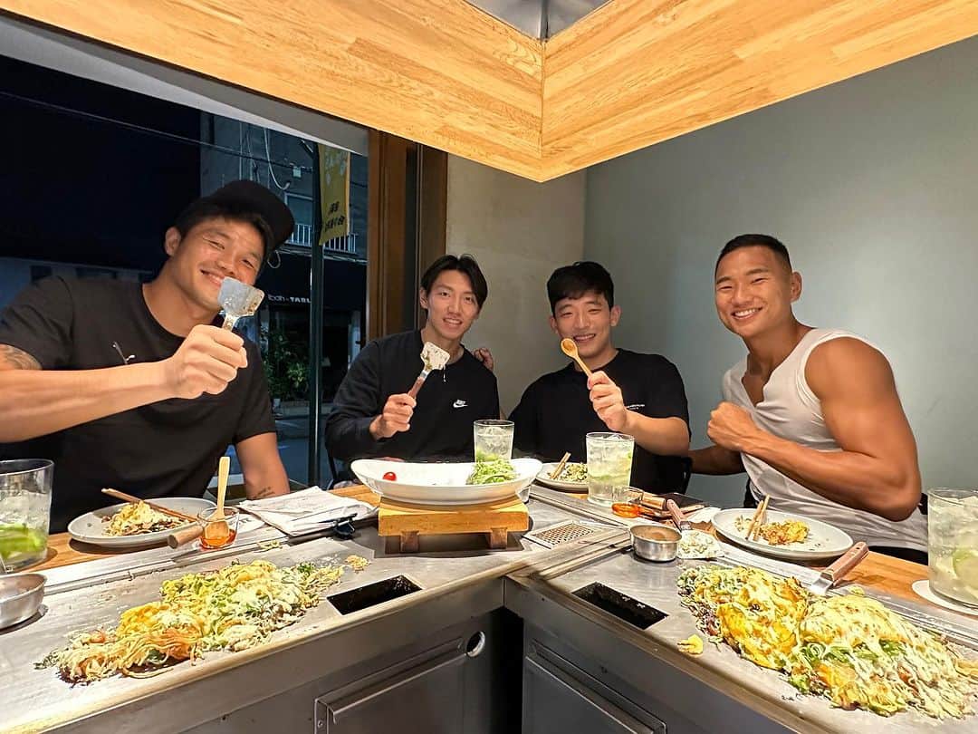 チョン・ソンリョンのインスタグラム：「현수 강선 대세  오랜만에 반가웠어!! #おすすめお好み焼き #오코노미야키맛집 #nikutama東京   〒144-0051 Tokyo, Ota City, Nishikamata, 5 Chome−13−32 ファミーユ束田 1号棟102号室」