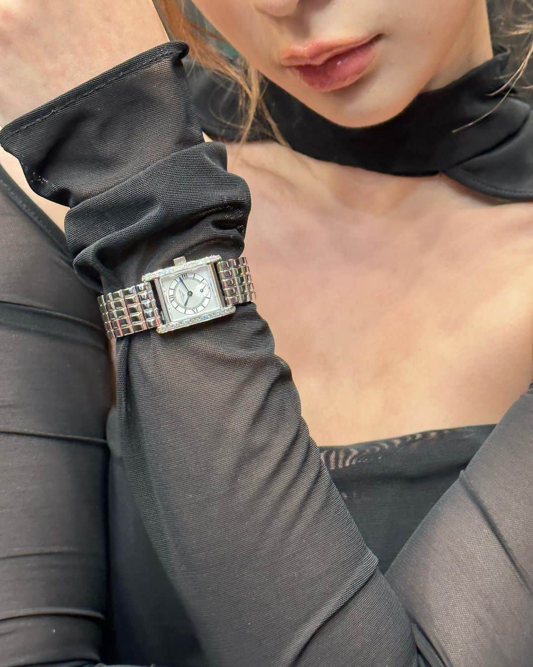 Supassaraさんのインスタグラム写真 - (SupassaraInstagram)「🫠💦😶‍🌫️❄️🚕  #MiniDolceVita #LonginesDolceVita #EleganceIsAnAttitude #Longines #LonginesThailand」9月25日 13時46分 - supassra_sp