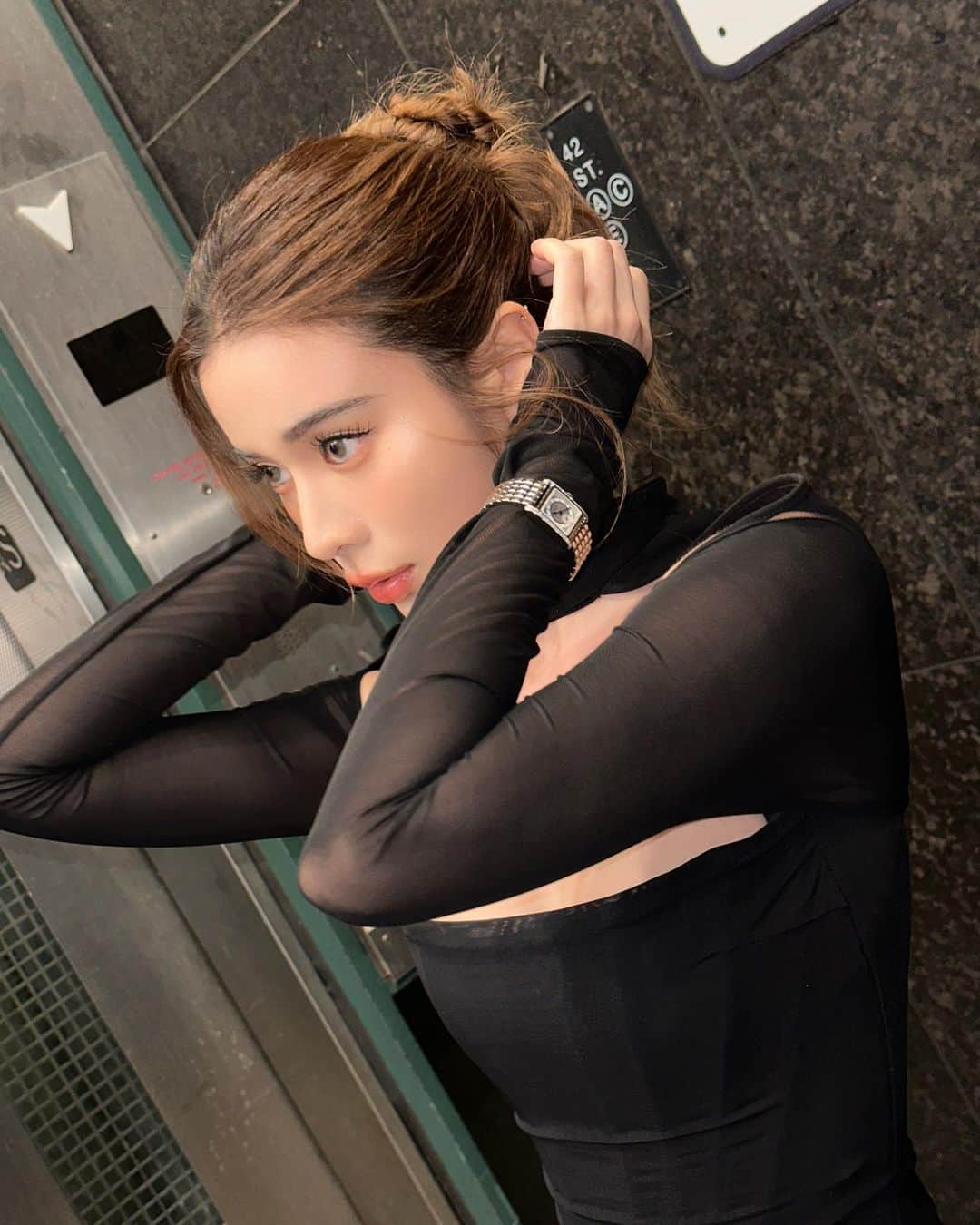Supassaraさんのインスタグラム写真 - (SupassaraInstagram)「🫠💦😶‍🌫️❄️🚕  #MiniDolceVita #LonginesDolceVita #EleganceIsAnAttitude #Longines #LonginesThailand」9月25日 13時46分 - supassra_sp