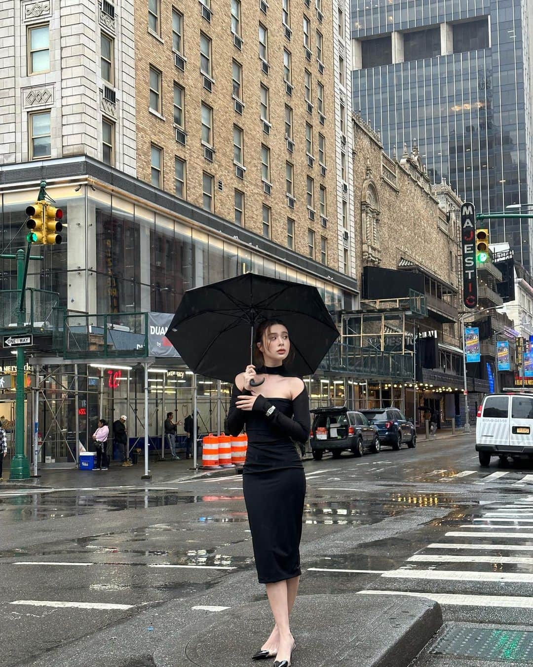 Supassaraさんのインスタグラム写真 - (SupassaraInstagram)「🫠💦😶‍🌫️❄️🚕  #MiniDolceVita #LonginesDolceVita #EleganceIsAnAttitude #Longines #LonginesThailand」9月25日 13時46分 - supassra_sp