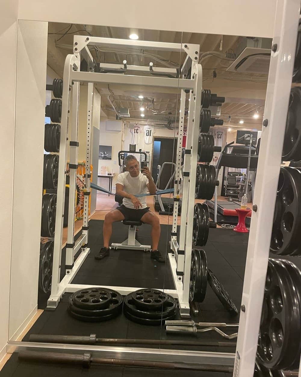 市川海老蔵 （11代目）のインスタグラム：「* Think I need to face myself seriously, or else, I can’t tolerate myself-, is what I am feeling this autumn, at the age of 45🍂  しっかり 向き合わないと なんか 自分として自分が無理だなーと 感じる45の秋🍂  #市川團十郎白猿 #市川海老蔵 #海老蔵 #市川新之助 #成田屋 #歌舞伎 #歌舞伎座 #和 #舞台 #三千世界 #ABKAI #ABMORI #ebizoichikawa #ebizo #kabuki #thunderparty #theater #theaterarts #actor #kabukiactor #japan #classic #traditionaljapan #japaneseculture #japan_og_insta #performingarts」