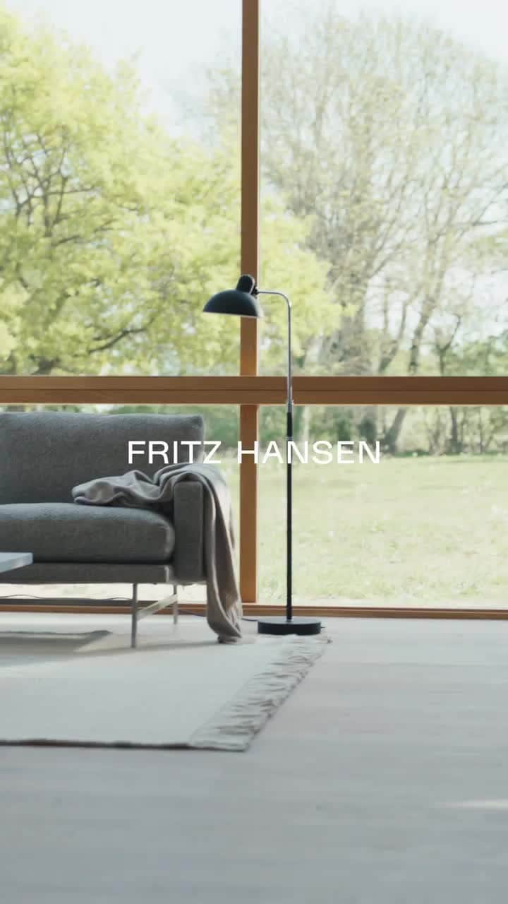 フリッツハンセンのインスタグラム：「Introducing new additions to the Lissoni Sofa™ series.⁠ ⁠ Elegant corner modules, lounge chairs and freestanding poufs adapt to room layouts and create seamless seating solutions on a larger scale.⁠ ⁠ Explore the new designs via the link in bio.」
