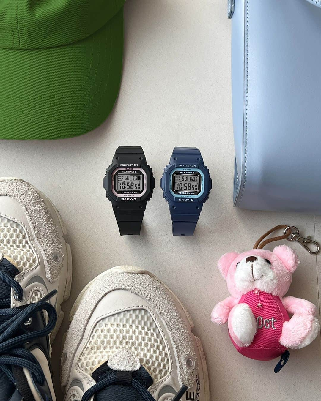 CASIO BABY-G Japan Officialのインスタグラム：「さりげなく推しカラーを取り入れてみて💙  人気のスクエアデザインにブラック×ピンクと ネイビー×ブルーの組み合わせが可愛い BGD-5650シリーズ🫶🎀  落ち着いたベースカラーに ピンクとブルーが差し色なのがポイント✨  －－－－－－－－－－  Black×Pink ⌚️BGD-5650-1BJF　￥19,800 *tax included Black×Blue ⌚️BGD-5650-2JF　￥19,800 *tax included  －－－－－－－－－－  BABY-Gのアカウントでは他にも カラフルな商品を随時発信中📱✨  プロフィールから他の投稿もチェックして お気に入りを見つけてね💖 👉@babyg_jp  #casio #babyg #baby_g #babyg_jp #watch  #カシオ #ベイビージー #babygコーデ #時計 #腕時計 #GSHOCK #G_SHOCK #jc #jkの日常 #学生コーデ #防水 #推しカラー #推し色 #推し活女子 #キャップコーデ #ライブコーデ #ライブ参戦 #キャップ #ミニバッグ #スニーカーコーデ #秋コーデ #ソーラー時計 #電波時計 #bgd5650」