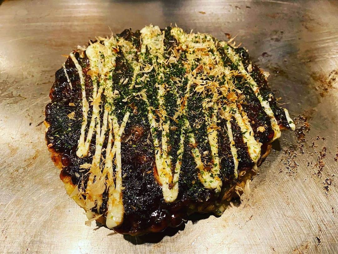 前原誠司さんのインスタグラム写真 - (前原誠司Instagram)「先週末、京都市左京区東大路丸太町東入ル北側の「からす」さんで、夕食をいただきました。スタッフと一緒に、豚肉入り卵焼き（豚平的なお料理）、山椒豆腐の鉄板焼き、ピリ辛タレの鳥の鉄板焼き、お好み焼き、焼きそばをいただきました。全て美味しかったです。ご馳走様でした！（誠）＃まえはランチ　 https://map.yahoo.co.jp/v2/place/wZAuIyQuDsY?fr=sydd_p-grmlist-gourmet-list_gl-ttl」9月25日 15時11分 - seiji_maehara.official
