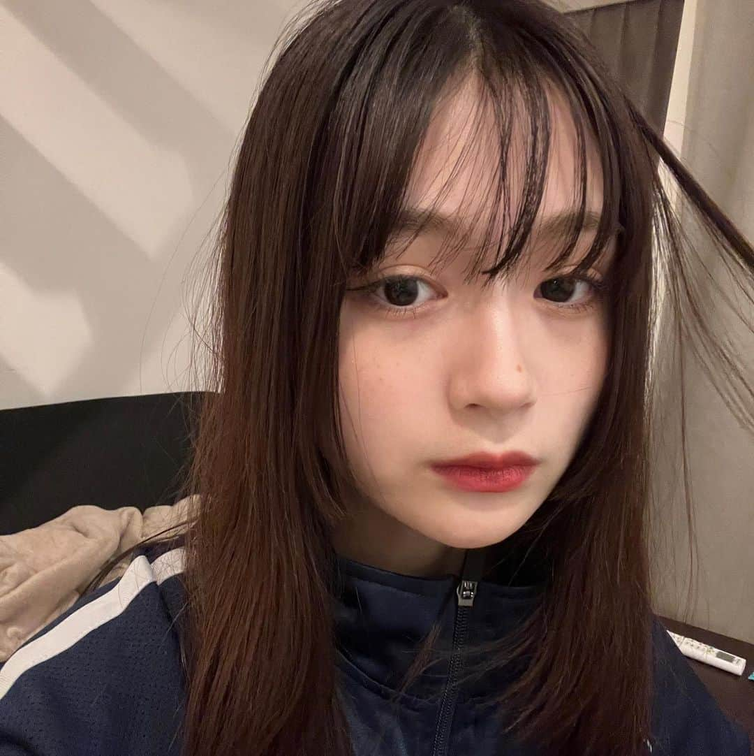 椎名亜美のインスタグラム：「好評だったから載せちゃう👨🏻‍🦳🌀最近目のクマがすごい（笑）」