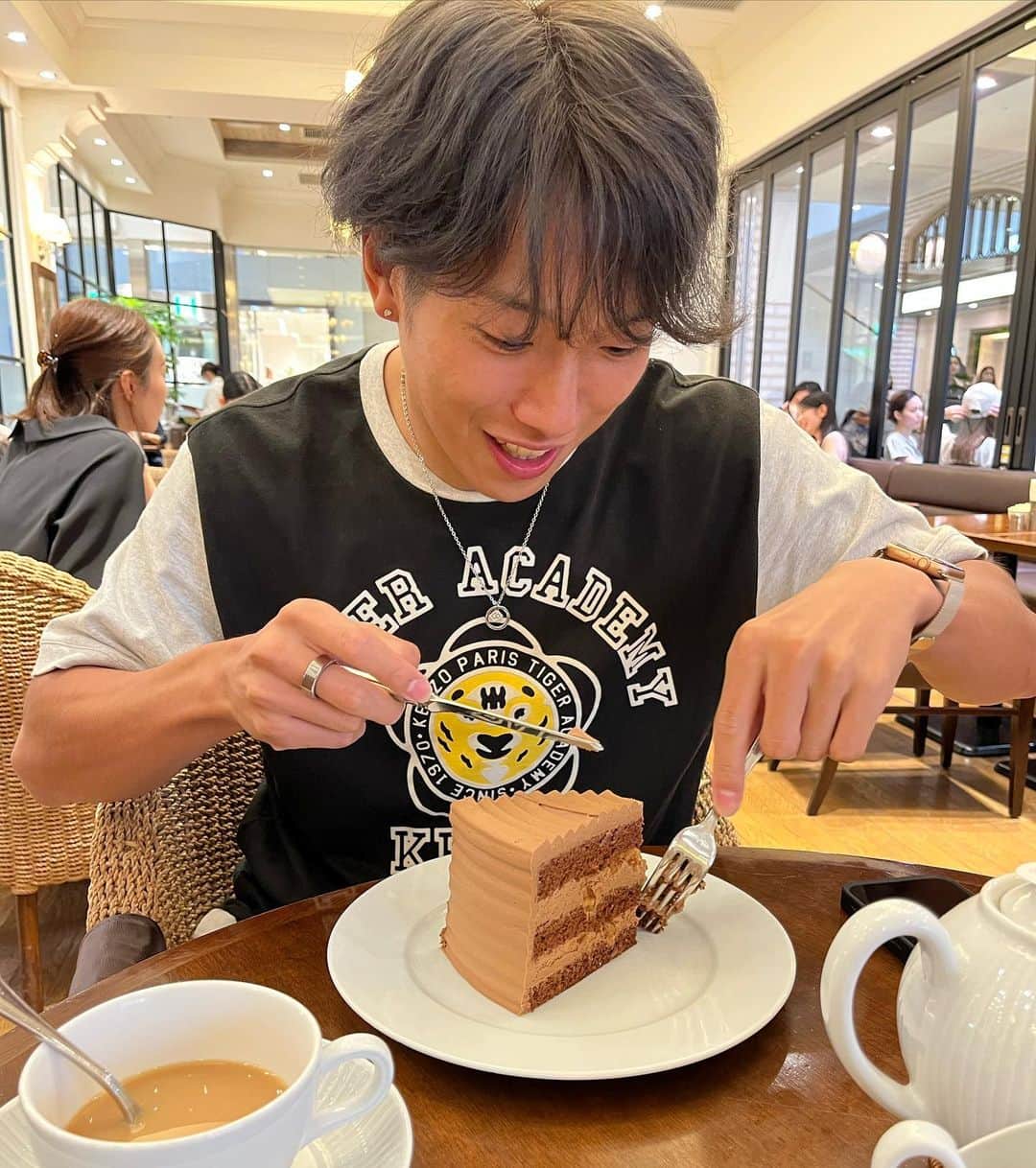 泉谷駿介のインスタグラム：「シーズンオフしたら絶対に行こうって決めてたケーキ屋さん🍰  世陸終わってから何回も行こうか迷ったけど我慢して良かったー」