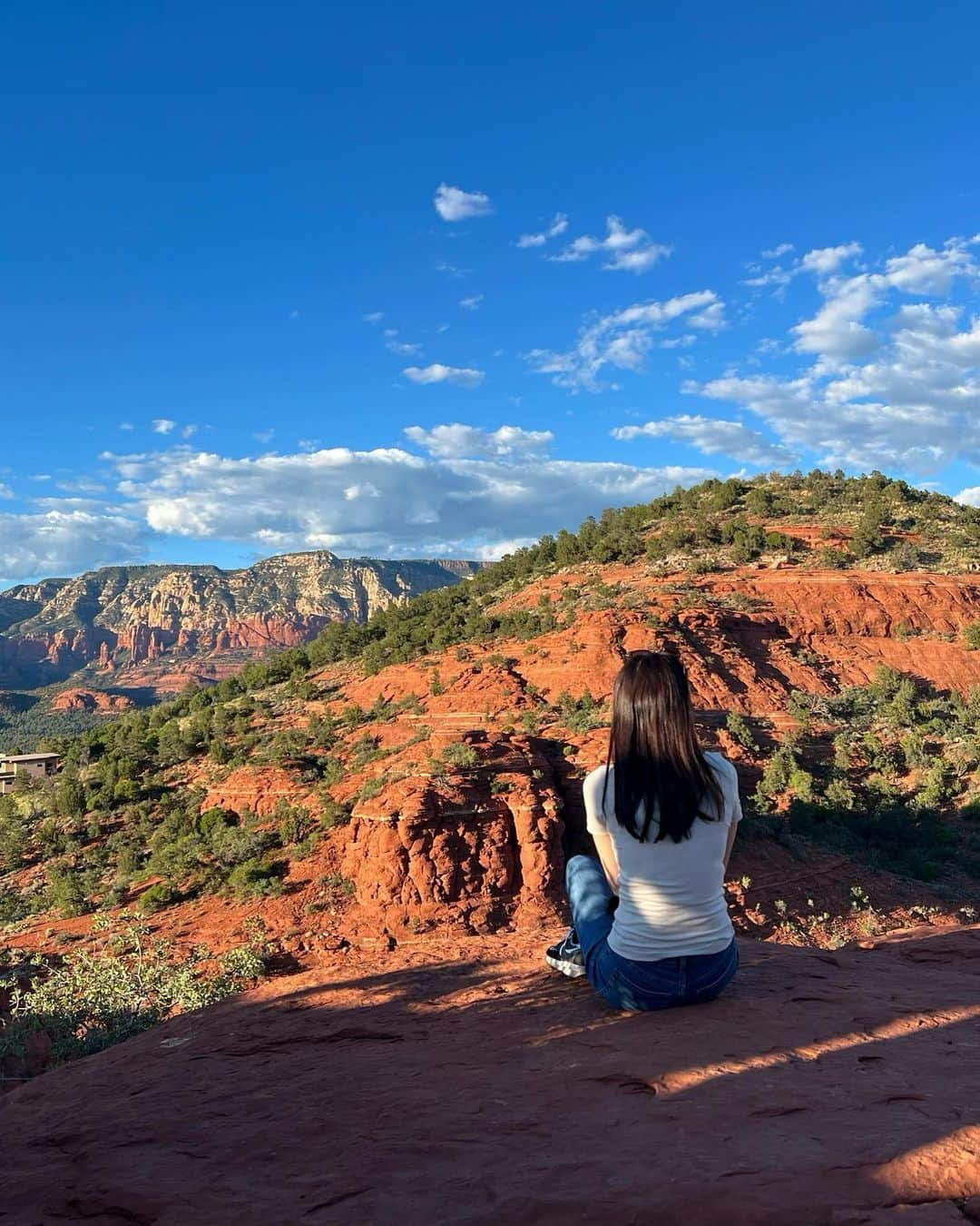 久慈暁子さんのインスタグラム写真 - (久慈暁子Instagram)「* パワースポットのSedona🏜 大地からのエネルギーと きらめく夕日に癒されました🌞🌵✨ * #セドナ #パワースポット  #エアポートメサ」9月25日 15時42分 - kuji_akiko