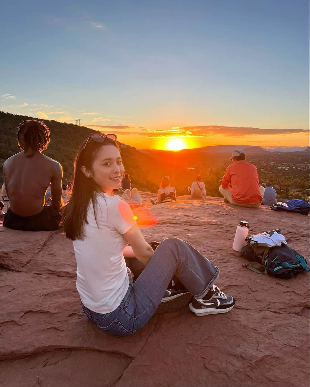 久慈暁子さんのインスタグラム写真 - (久慈暁子Instagram)「* パワースポットのSedona🏜 大地からのエネルギーと きらめく夕日に癒されました🌞🌵✨ * #セドナ #パワースポット  #エアポートメサ」9月25日 15時42分 - kuji_akiko