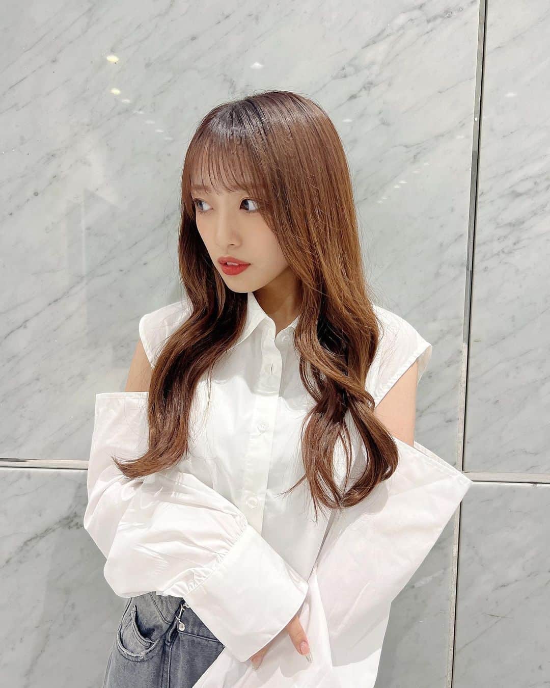 向井地美音のインスタグラム：「* えりいプロデュースデニム 脚綺麗に見えるしウエスト調整もできて有能すぎ👖」