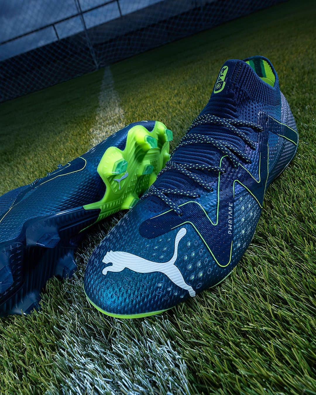 PUMA Footballさんのインスタグラム写真 - (PUMA FootballInstagram)「Let creativity play 🤪  New FUTURE, available now on PUMA.com in unisex and women-specific fit.」9月25日 16時02分 - pumafootball